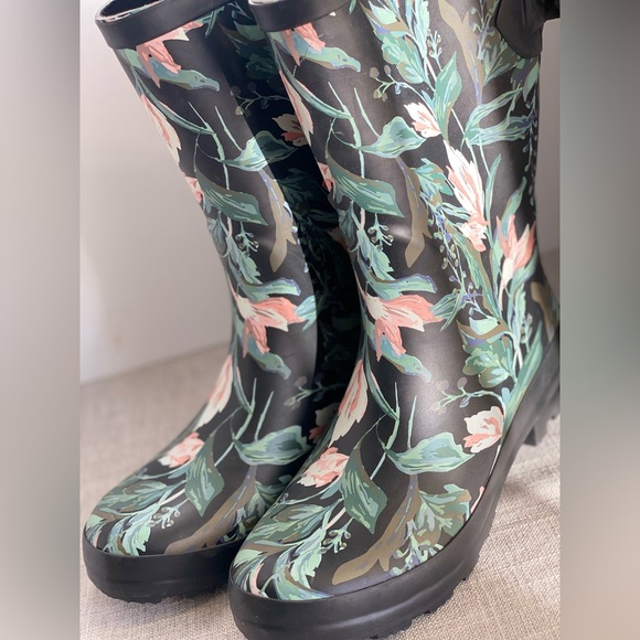 NWT women’s rain/garden rubber boots by A New Day - Picture 2 of 7